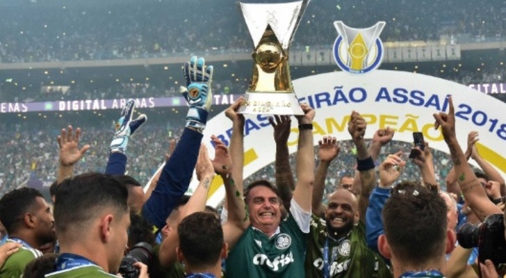 Palmeiras levanta taça de campeão