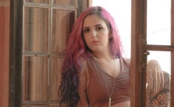 Janelas Imprevisíveis é o novo clipe da cantora Flavia K Janelas Imprevisíveis é o novo clipe da cantora Flavia K